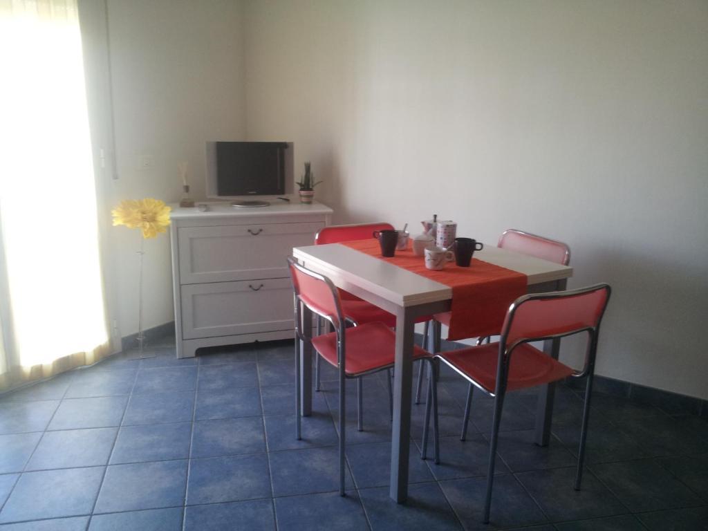 One-Bedroom Apartment,644292324:JPEG